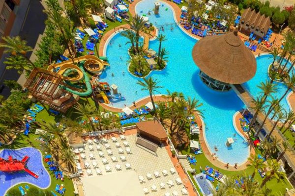 Magic tropical splash family hotel in spain with water slides
