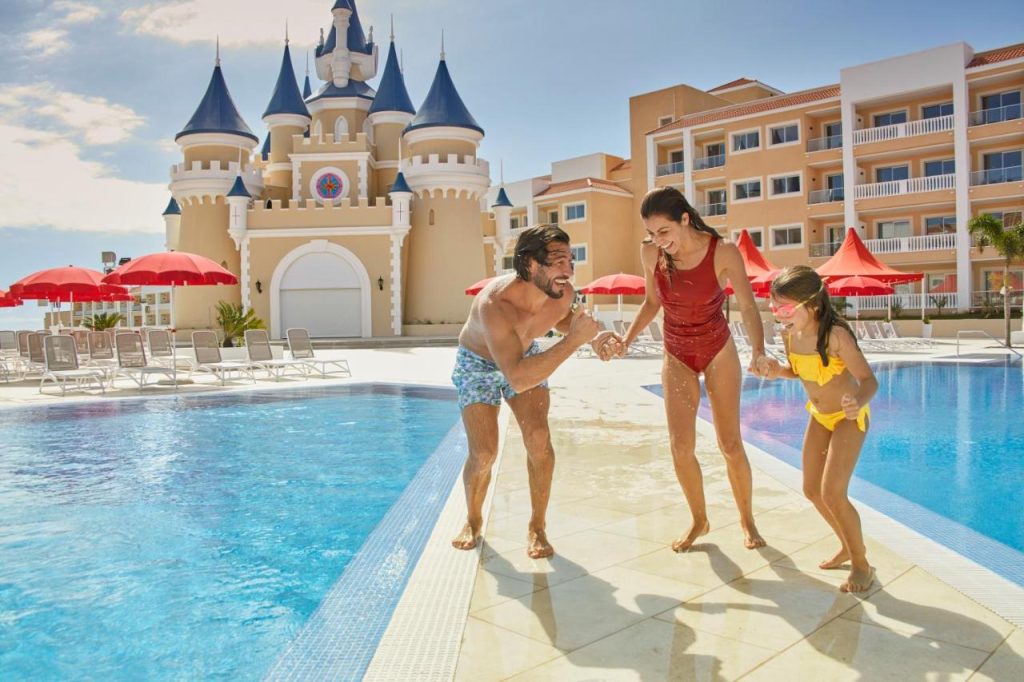 Best family hotels in Tenerife - Bahia Principe Fantasia Tenerife