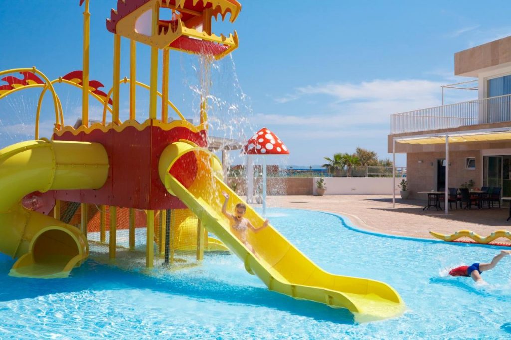 Universal Hotel Romantica family hotel in Majorca with a water park