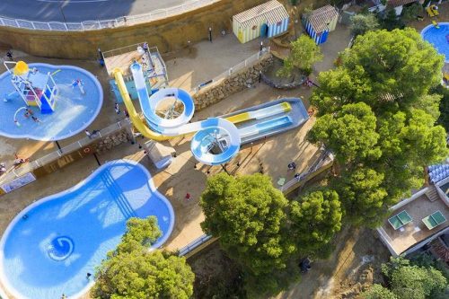 Guitart Gold Central Park Aqua Resort for families in Costa Brava with water slides