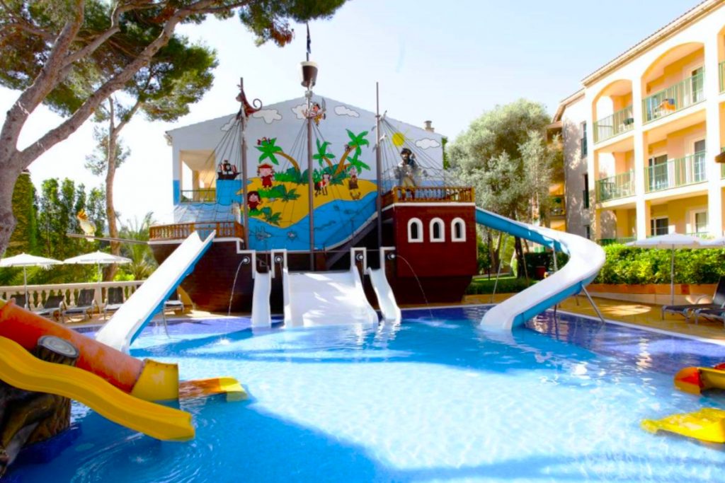 Zafiro Cala Mesquida family-friendly hotel in Majorca