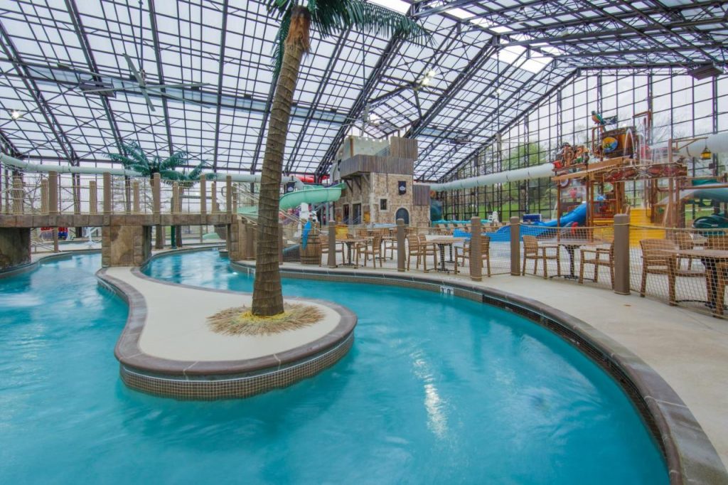 Holiday Inn Club Vacations Fox River Resort at Sheridan hotel with indoor water park in the US