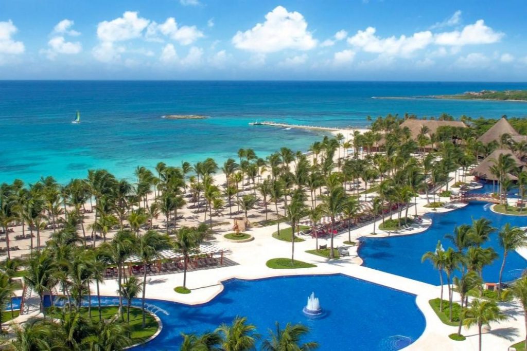 Barceló Maya Colonial kids friendly all inclusive family resort