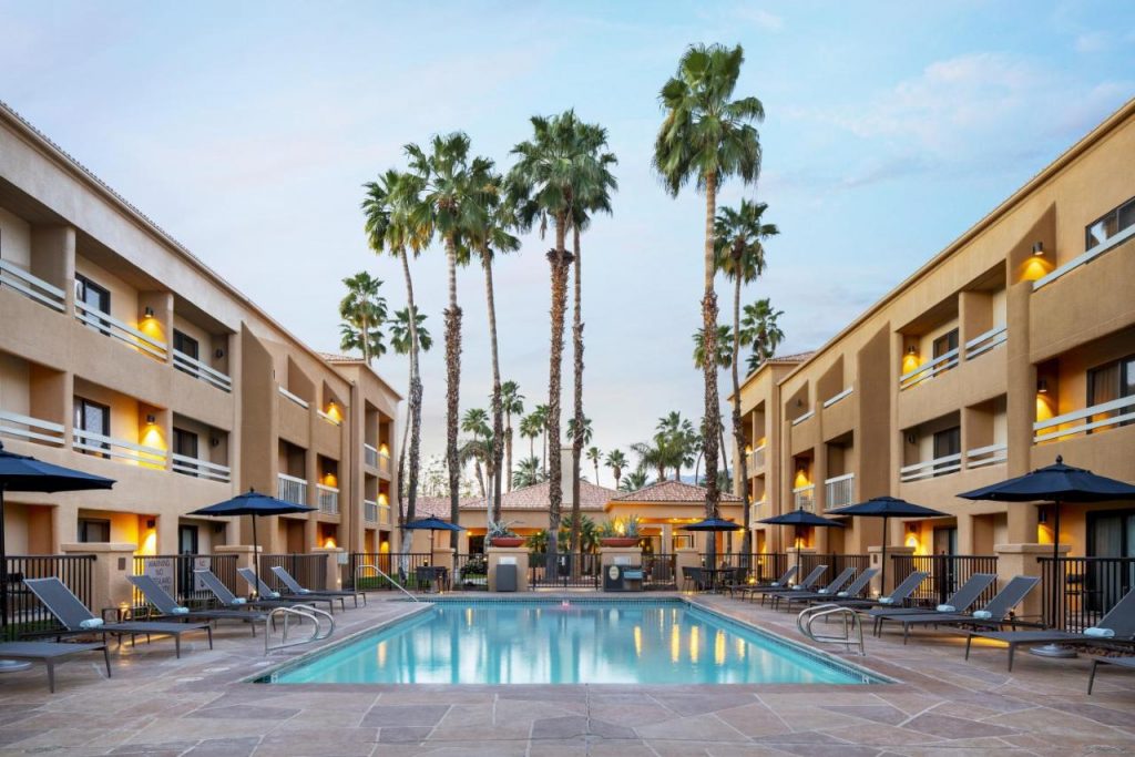 Courtyard by Marriott Palm Springs family resort