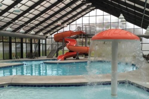Grand Smokies Resort Lodge Pigeon Forge hotel with indoor water slides in USA