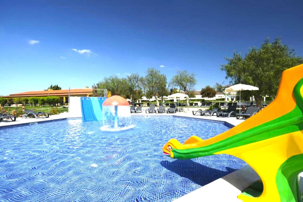 Vila Gale Alentejo Vineyard - Clube de Campo family resort with water slides in Portugal